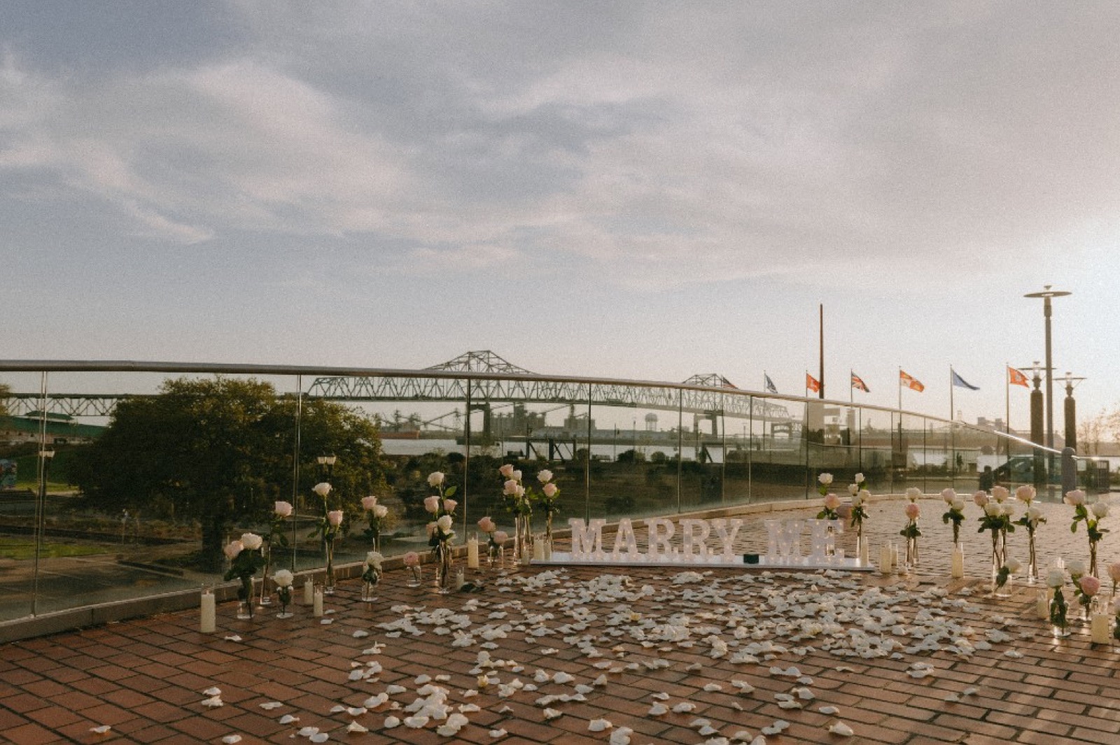 Grand MARRY ME marquee with roses on the terrace